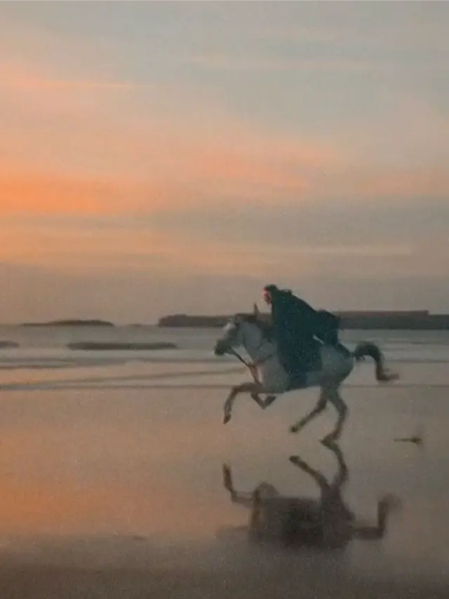 HORSE RIDING